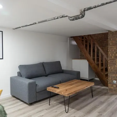 Appartamento Spacious And Comfortable In 17th Parigi